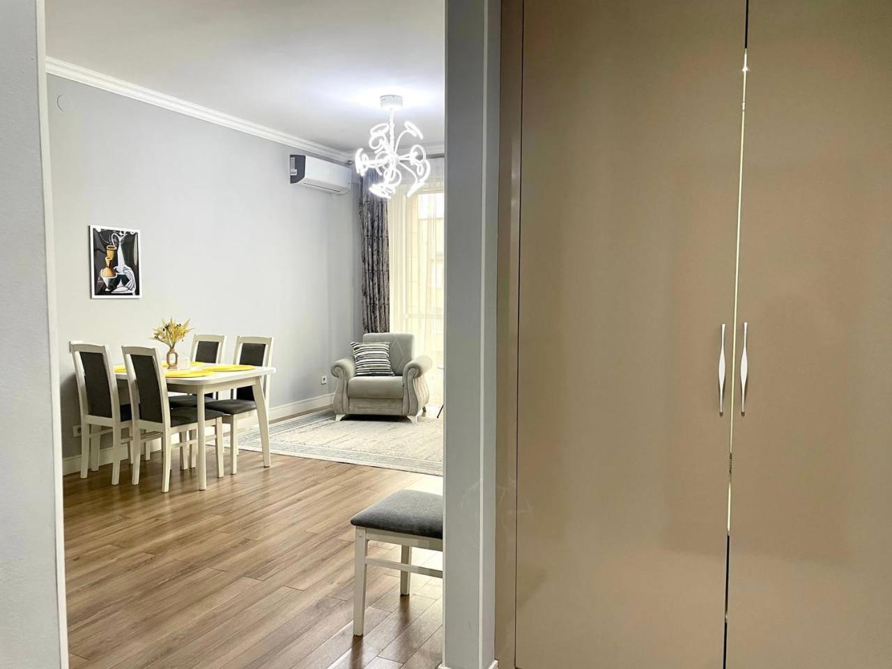 Apartment Braun, 50 метров до трц Mega по розыбакиева *