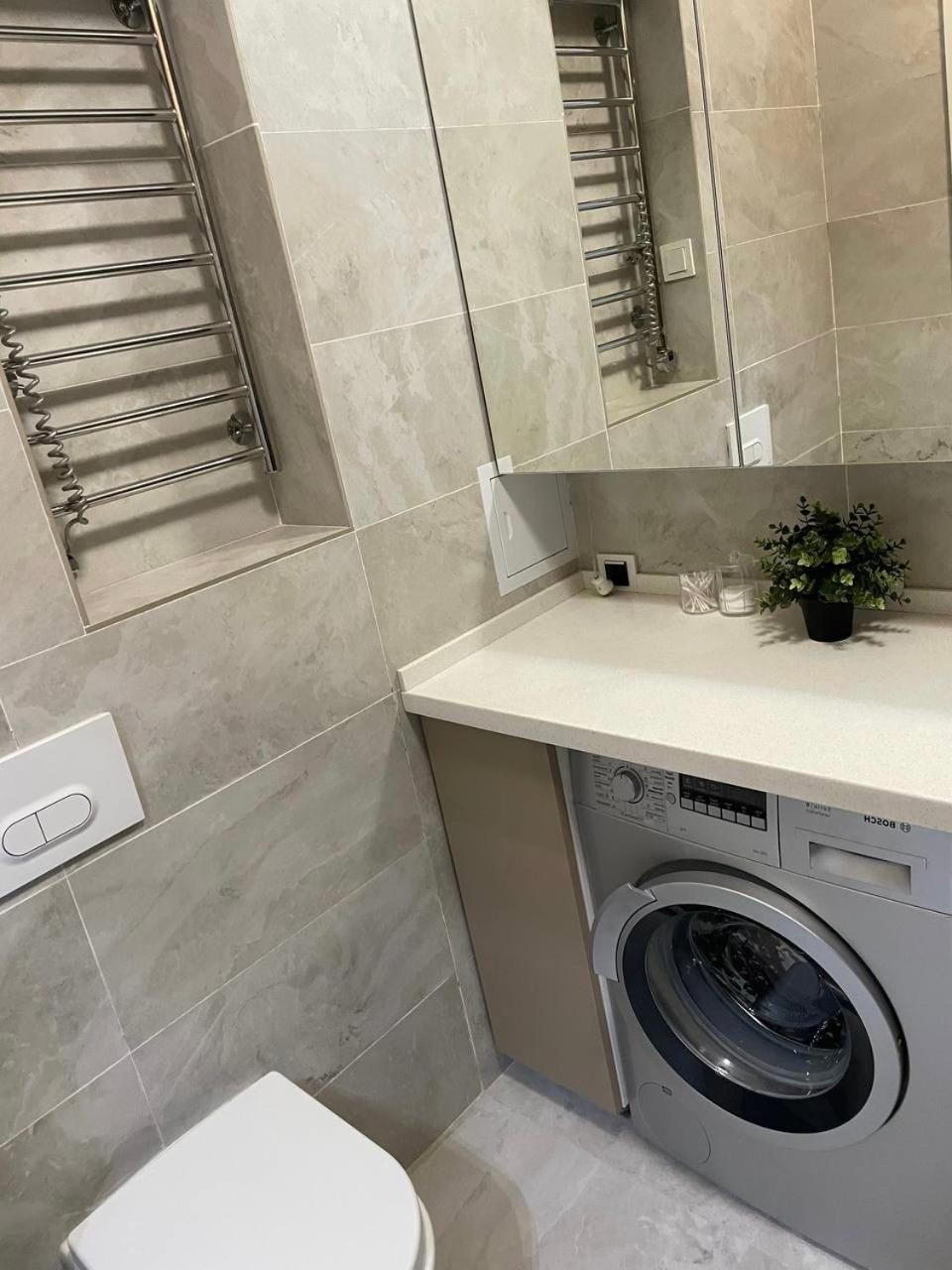 Braun, 50 метров до трц Mega по розыбакиева Apartment *